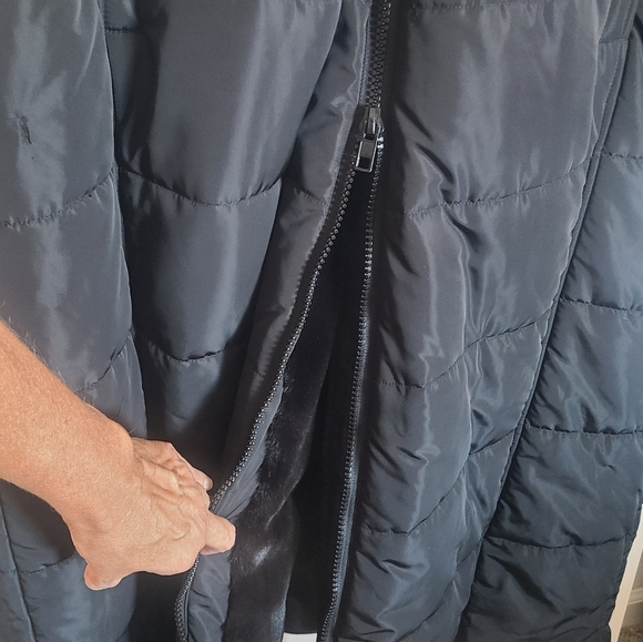 Torrid  Long Black Winter Parka With Faux Fur Hood Plus Size 18/20 - Picture 3 of 13